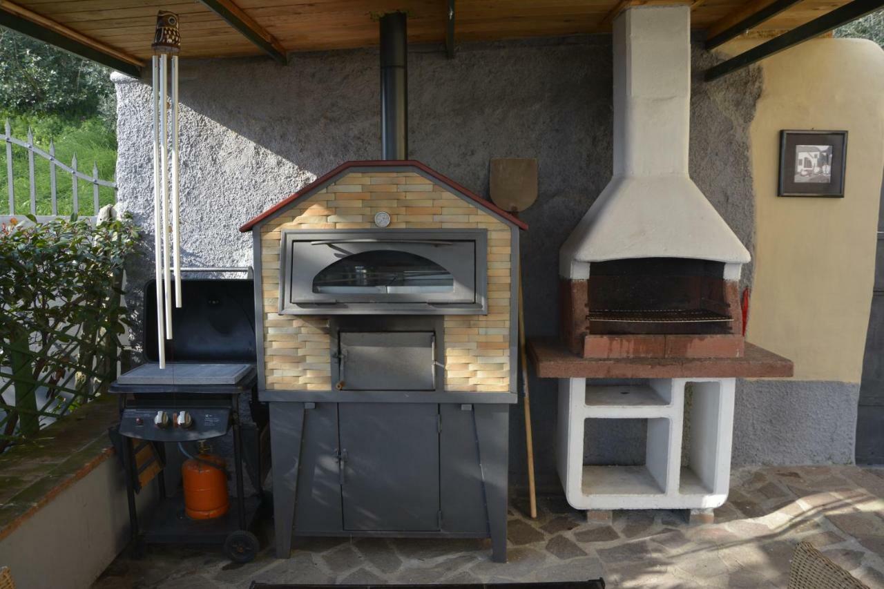 モンテムルロ Borgo Della Rocca Bed & Breakfast エクステリア 写真
