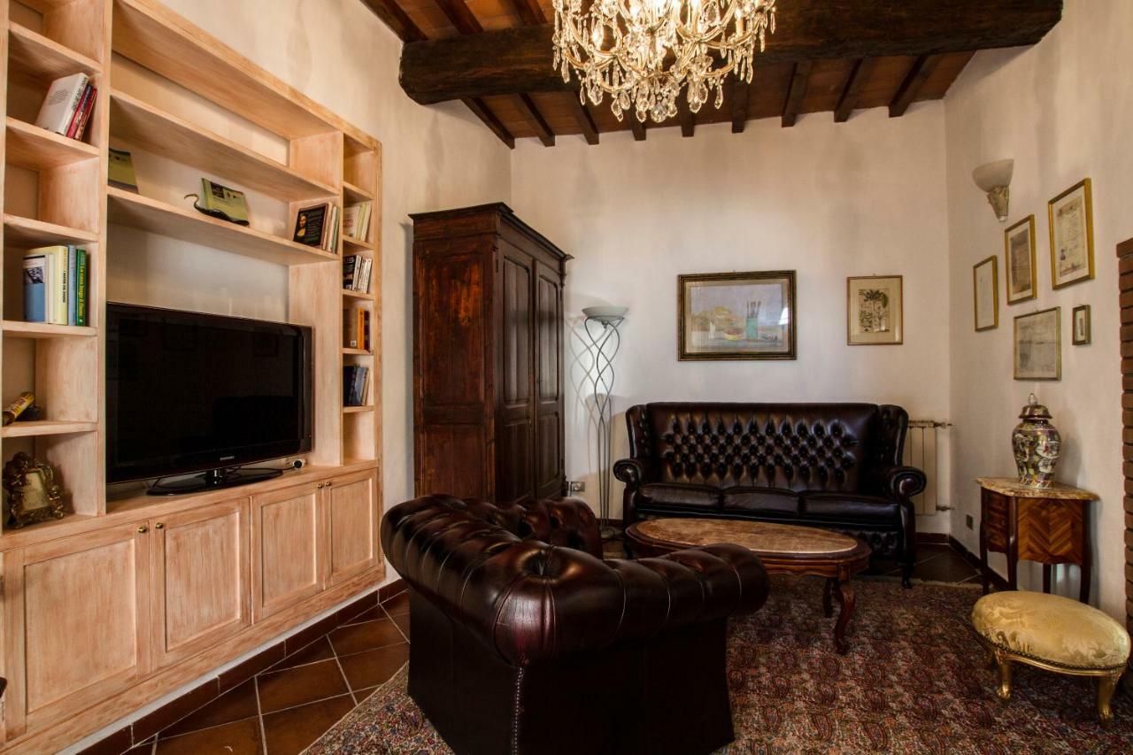 モンテムルロ Borgo Della Rocca Bed & Breakfast エクステリア 写真