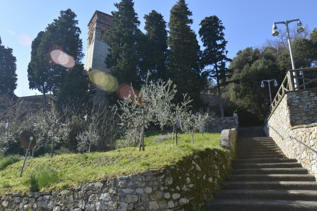 モンテムルロ Borgo Della Rocca Bed & Breakfast エクステリア 写真
