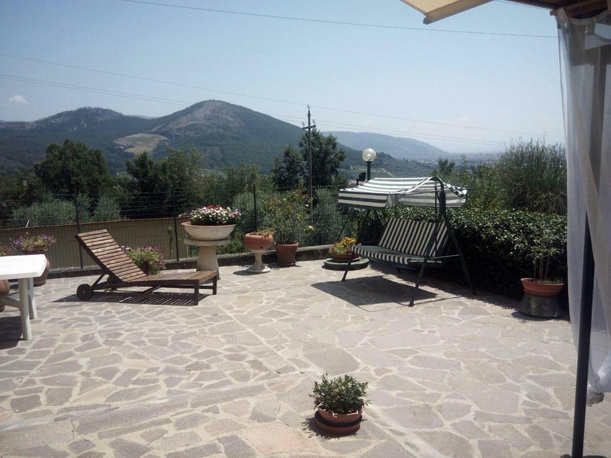 モンテムルロ Borgo Della Rocca Bed & Breakfast エクステリア 写真