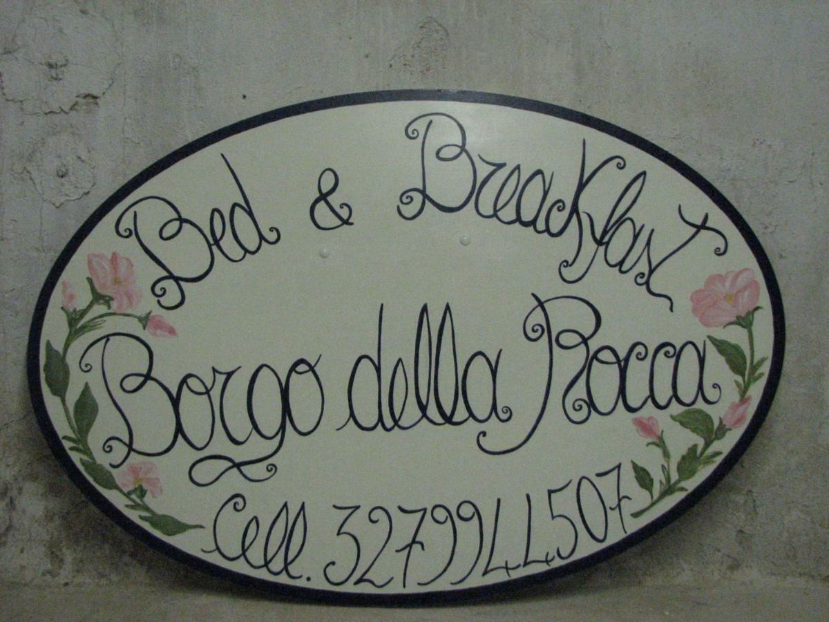 モンテムルロ Borgo Della Rocca Bed & Breakfast エクステリア 写真