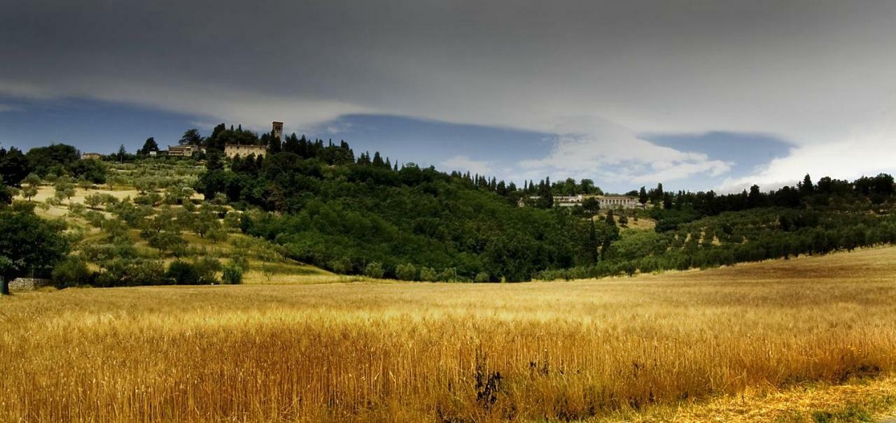 モンテムルロ Borgo Della Rocca Bed & Breakfast エクステリア 写真