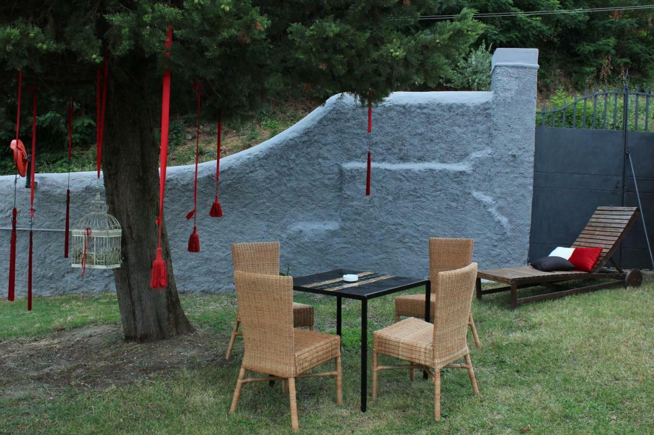 モンテムルロ Borgo Della Rocca Bed & Breakfast エクステリア 写真