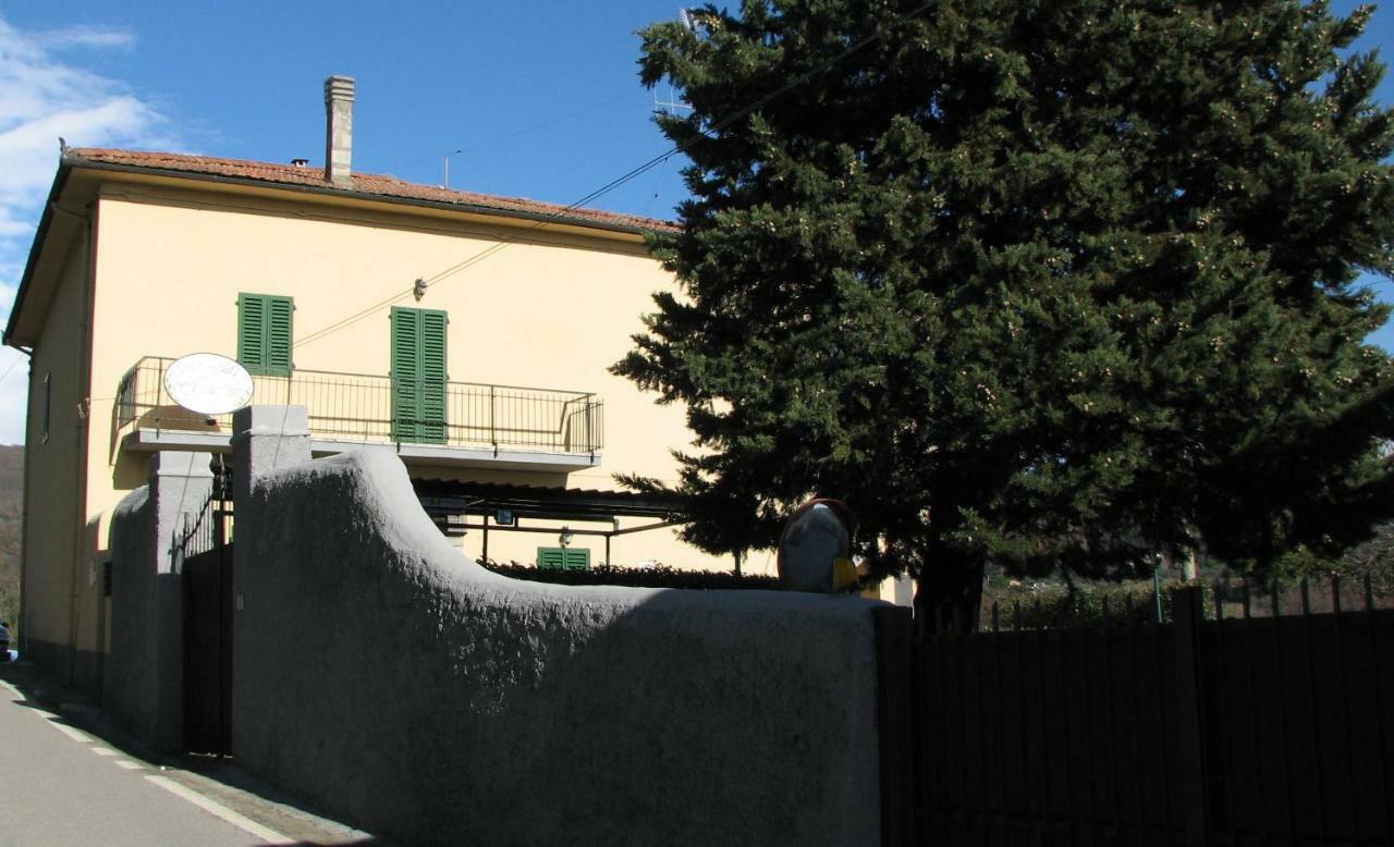 モンテムルロ Borgo Della Rocca Bed & Breakfast エクステリア 写真